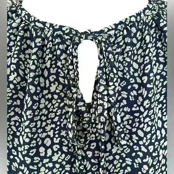 Large Women’s Blouse Short Sleeve Tie Keyhole Front Flowy with Lining Blue White - Picture 3 of 9